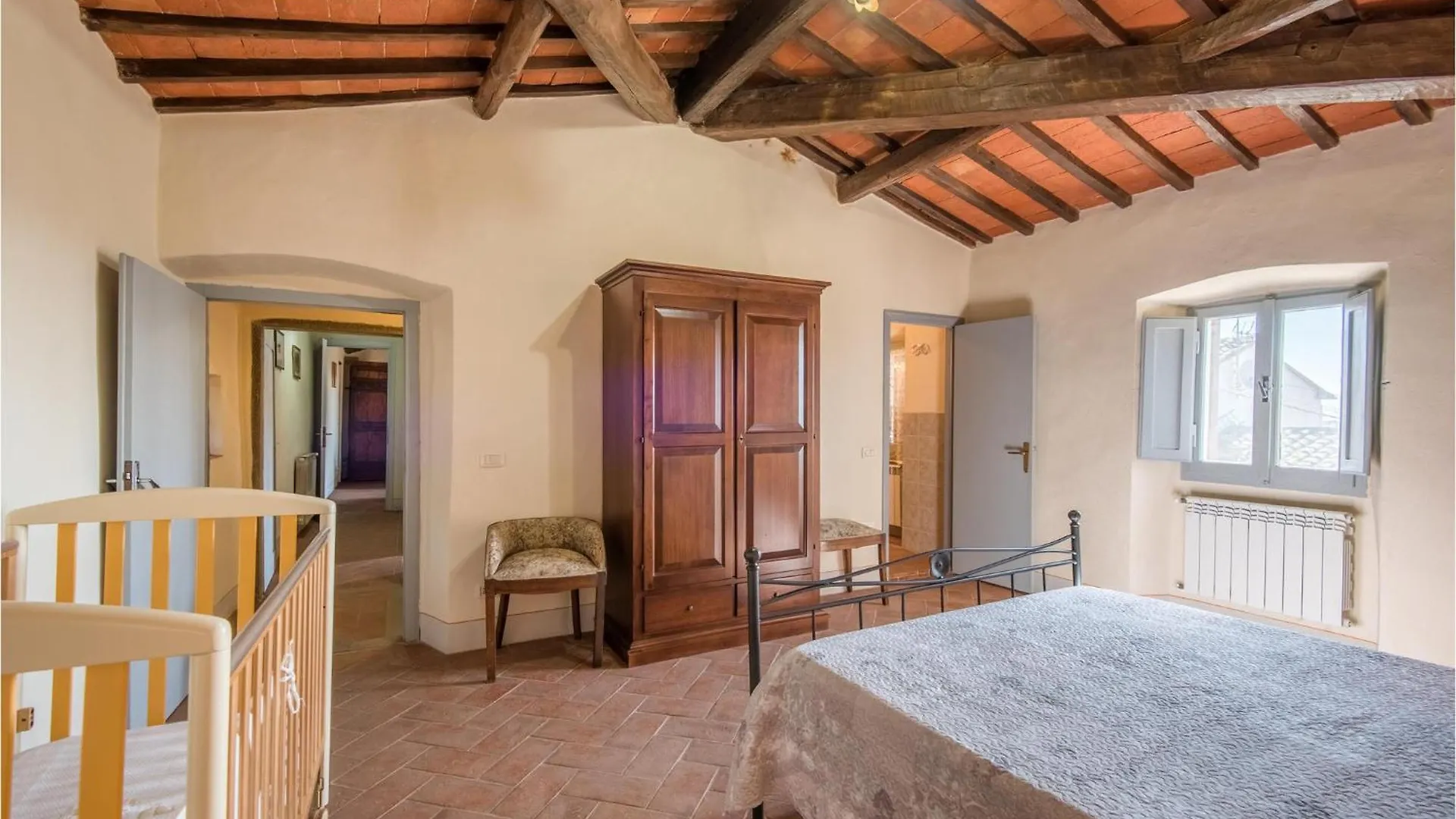 4 Bedroom Amazing Home In カスティリオーン・フィオレンティーノ