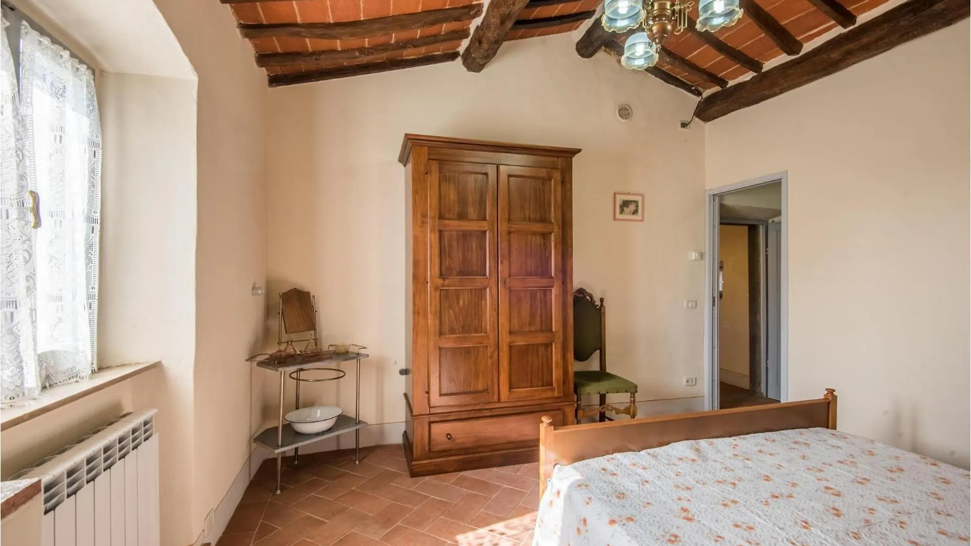 4 Bedroom Amazing Home In カスティリオーン・フィオレンティーノ 0*,  イタリア